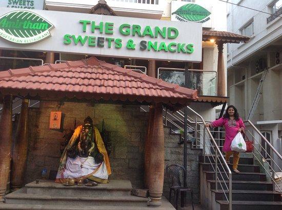 Amirtham Vegetarian Restaurant